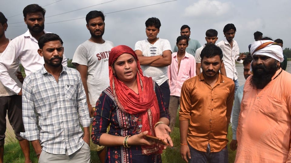 Couple Suicide Tushar wanted to speak to his uncle before jumped into Ramganga River when call went unanswered