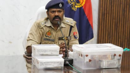 Jhansi: Six arrested, including two constables, for the ₹24.90 lakh robbery of a *munshi* (clerk)