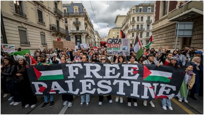 Saif Ali Khan Draw Criticism On Laughing On Free Palestine Netizens Says It Is Not A Laughing Matter