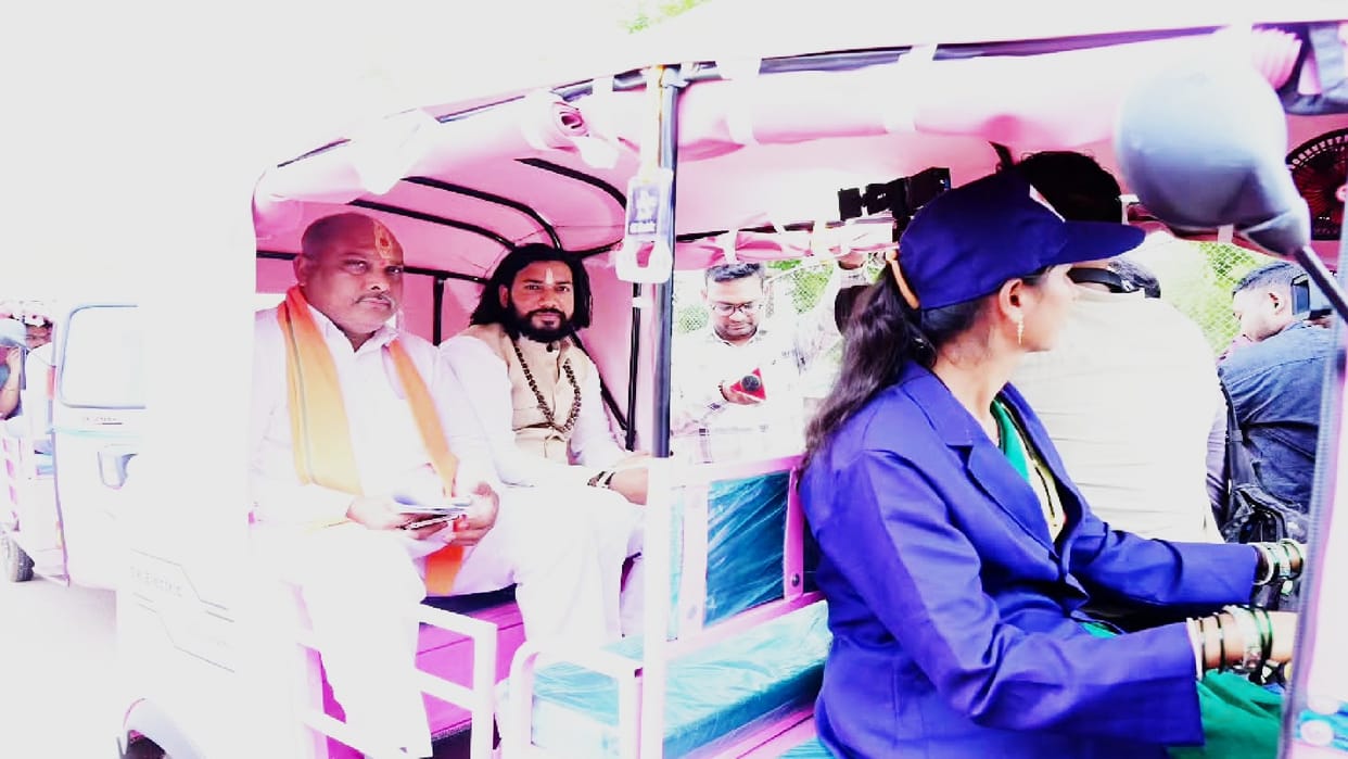 Cabinet Minister Guru Khushwant Saheb reached  Assembly on Pink Didi e-rickshaw, message of women empowerment