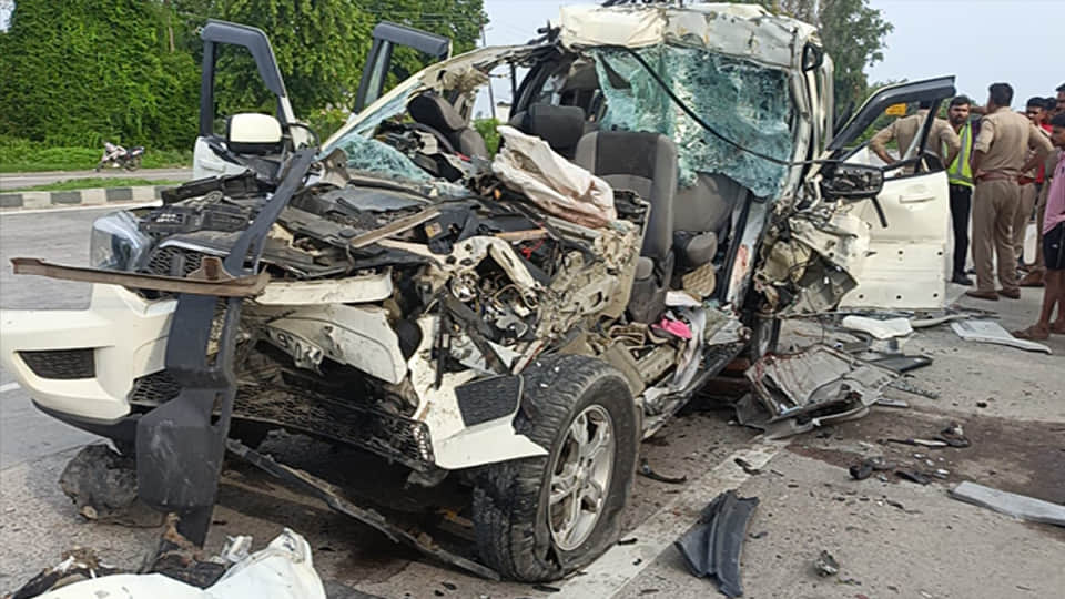 Kanpur: Scorpio Collides with Stationary Truck on National Highway; 3 Dead, 9 Injured