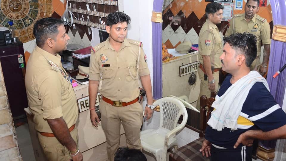 married couple had arrived at Surya hotel with specific intention of committing suicide in kanpur