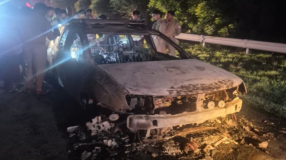 Car Turns Into Fireball on Yamuna Expressway Family Escapes by Jumping Out