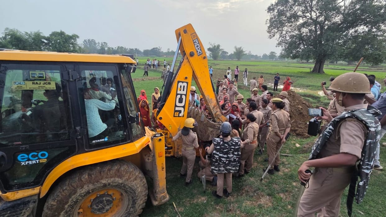 Uproar in Chandauli over encroachment on Forest Department land SDM and police pacify  situation