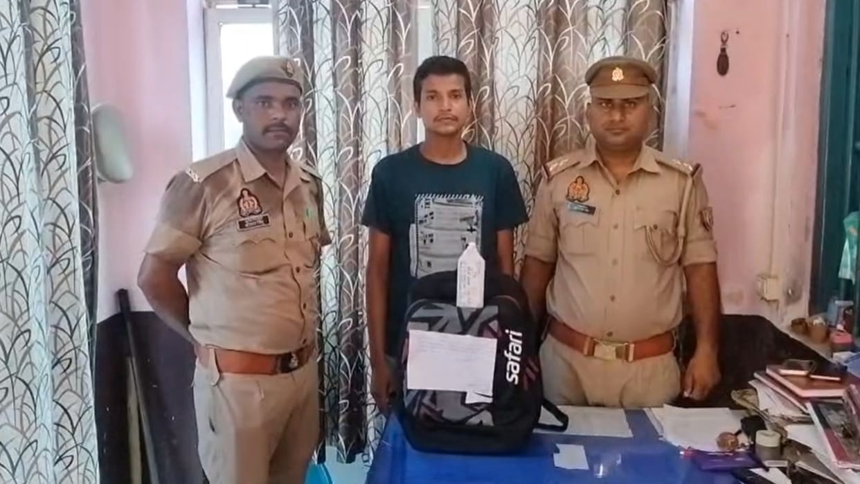 Interstate smuggler arrested with 48 bottles of foreign liquor in ghazipur