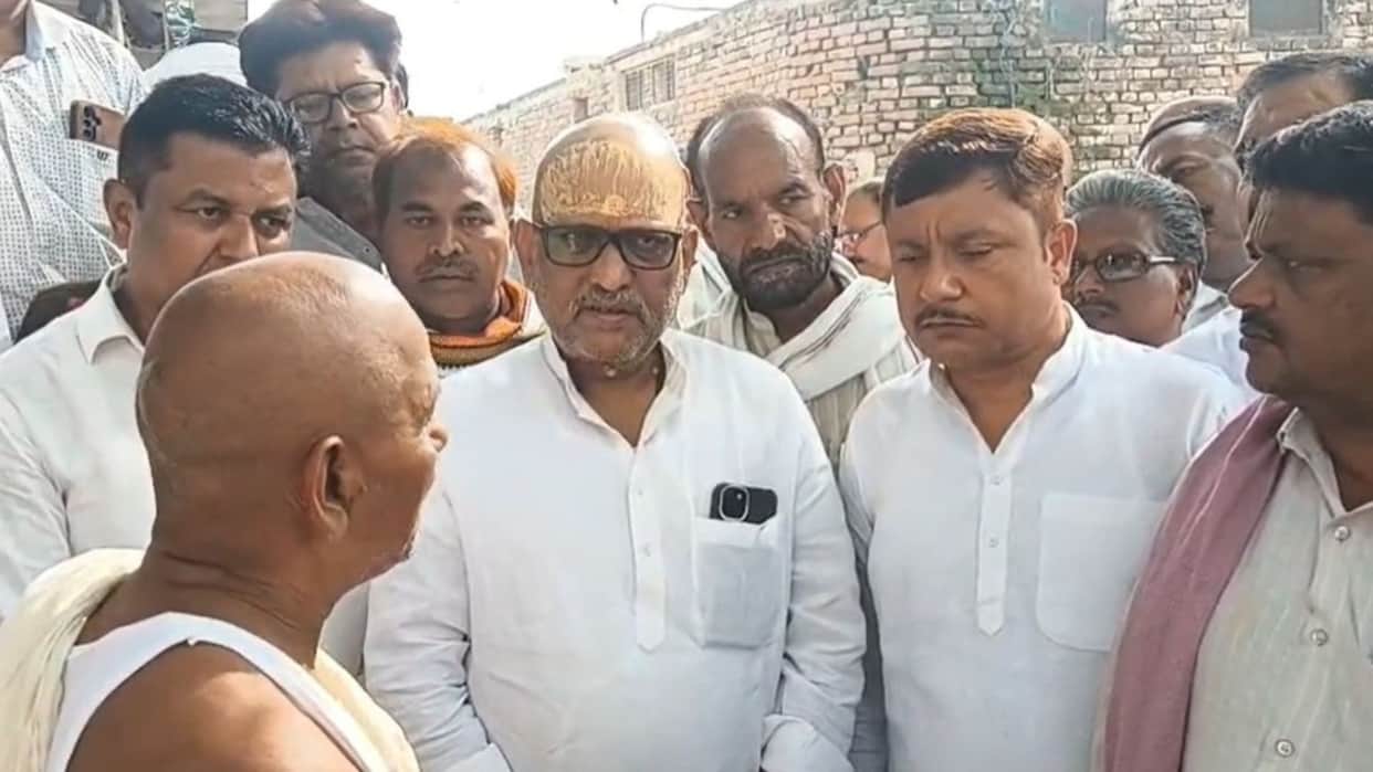 up congress president Ajay Rai met Baldev family demanded one crore compensation and government job in chandau