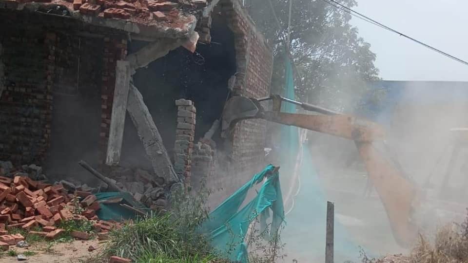 Two illegal commercial structures demolished in Jalandhar bulldozer against those who built without approval