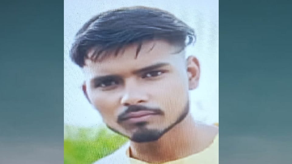 सड़क हादसे में राजेश की माैत