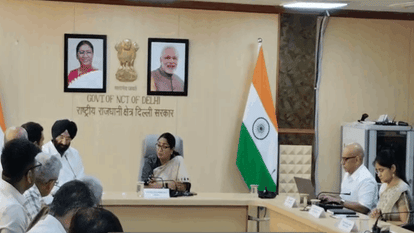 Delhi Lakshmi Yojana portal launched by cm rekha 500 women fill out the form