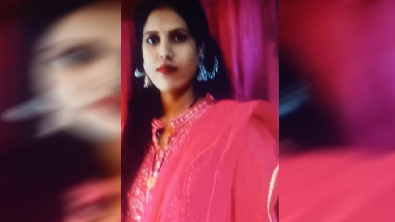 Husband Wife fight Dispute over going to maternal home woman jumped into gang nahar with her daughter haridwar