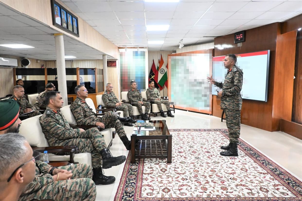 GOC of White Knight Corps visits Rajouri; reviews security preparedness and future combat strategy.
