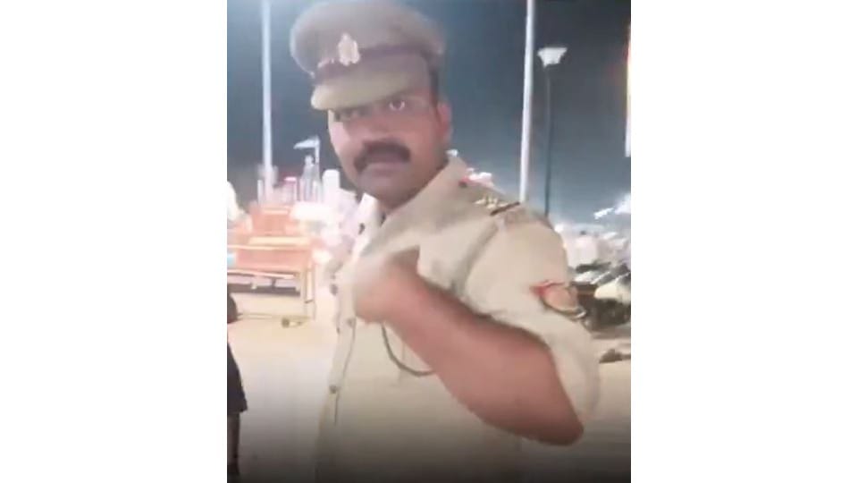 inspector abused during vehicle checking