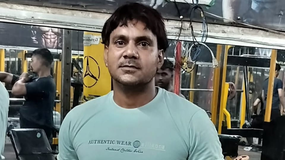 Etawah: Young man found hanging inside his home