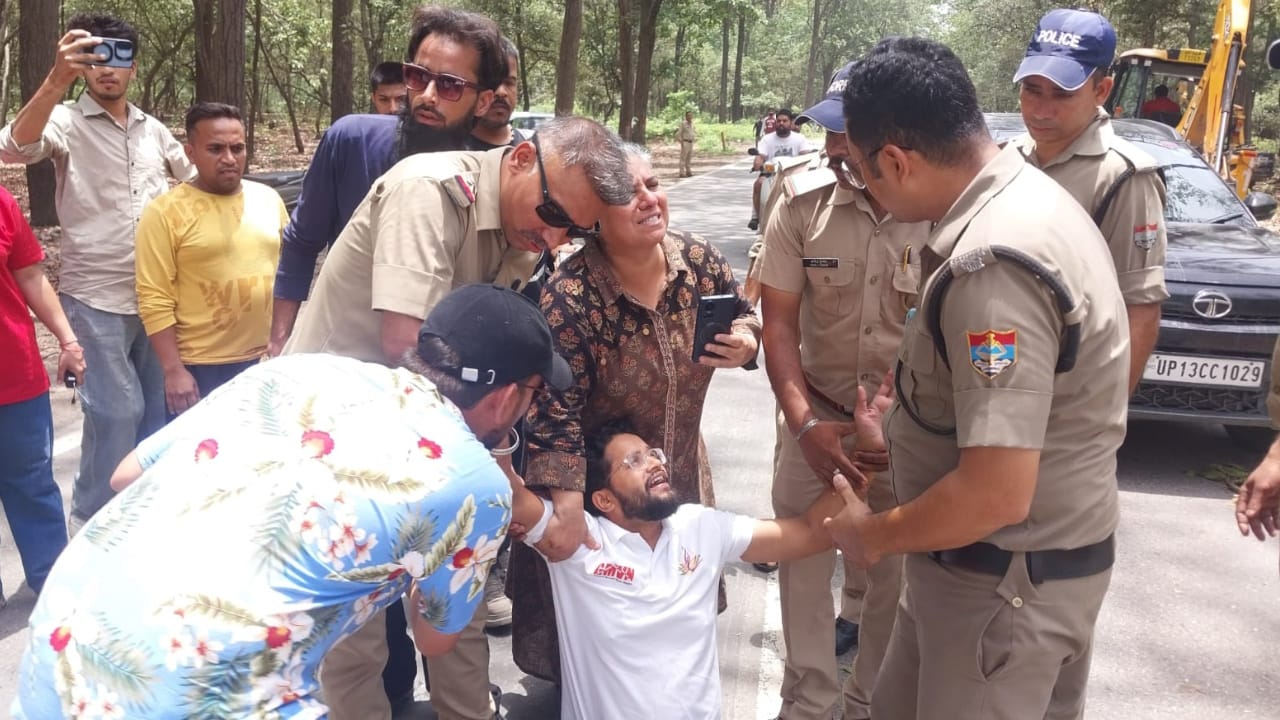 Bhaniyawala Rishikesh Four Lane Project Over 100 Trees Felled Amid Environmentalists Protest Emotional Scenes