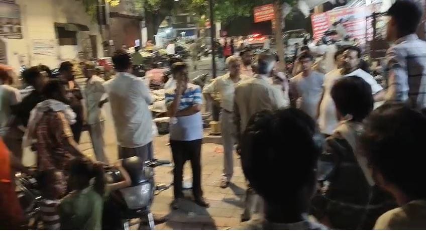 Medical Store Owner Accused of Misbehaving With Woman in Front of Minor Daughter in Agra