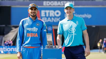 IND vs ENG: Irfan Pathan Advises India Not to Change Playing XI for Second ODI Unless Forced by Injury