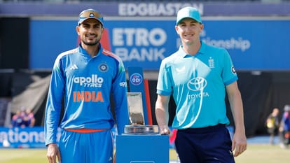 IND vs ENG: Irfan Pathan Advises India Not to Change Playing XI for Second ODI Unless Forced by Injury