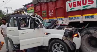Kanpur Accident Scorpio was mangled with bonnet and seats crushed together 50 minute rescue operation