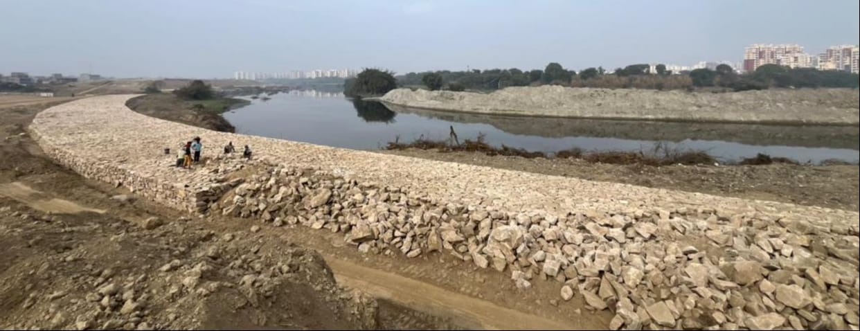 Lucknow: Construction along the Gomti banks halted; NGT's interim order to impact projects.
