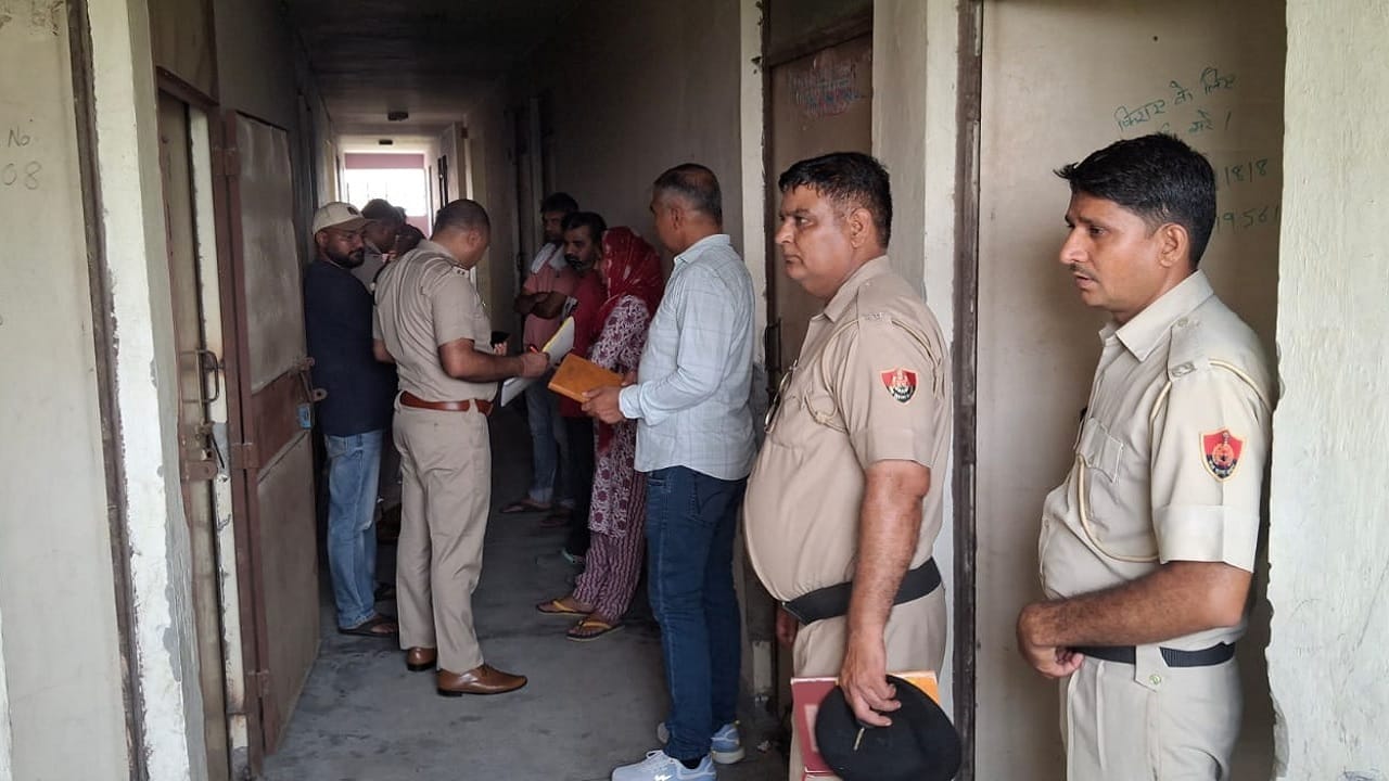 मौके पर पहुंची पुलिस
