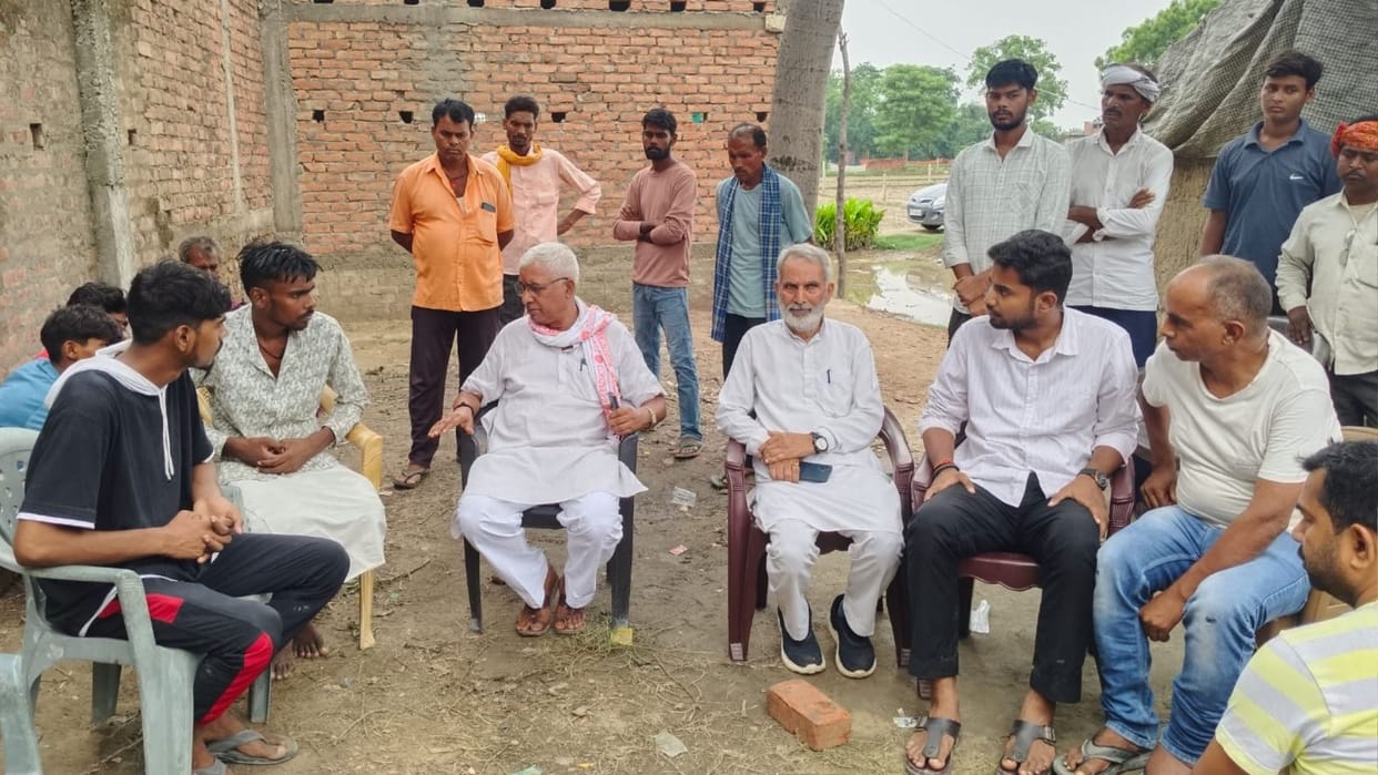 Case of man death by beating Six accused including suspended police personnels not arrest in ballia