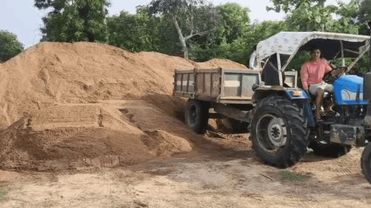 रेत तस्करों पर एक्शन
