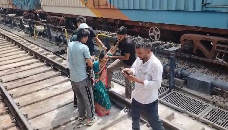 DSS Assault Case Uproar at DRM office railway officer sister rushed to access the tracks chaos ensued