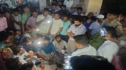 Chaos erupts at the Nadha police post in Budaun with police using batons to disperse the crowd
