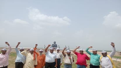 आप ने किया जोरदार प्रदर्शन