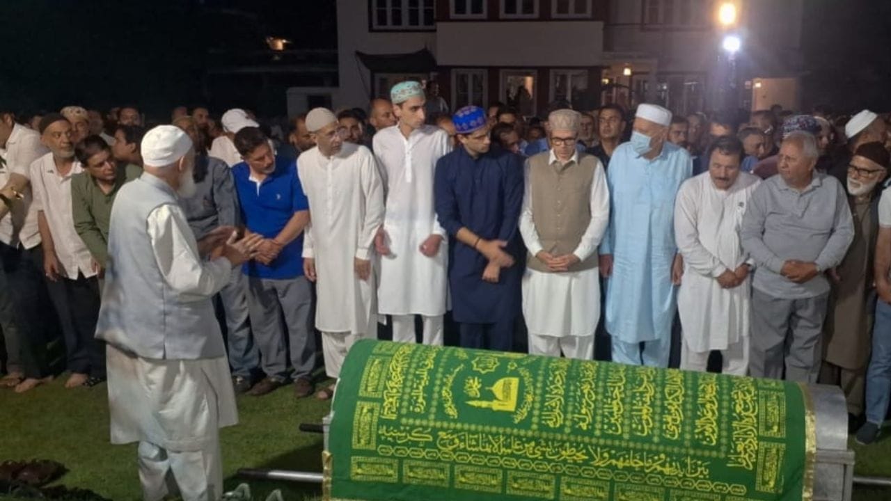 End of an era in the NC; senior leader Dr. Sheikh Mustafa Kamal passes away.