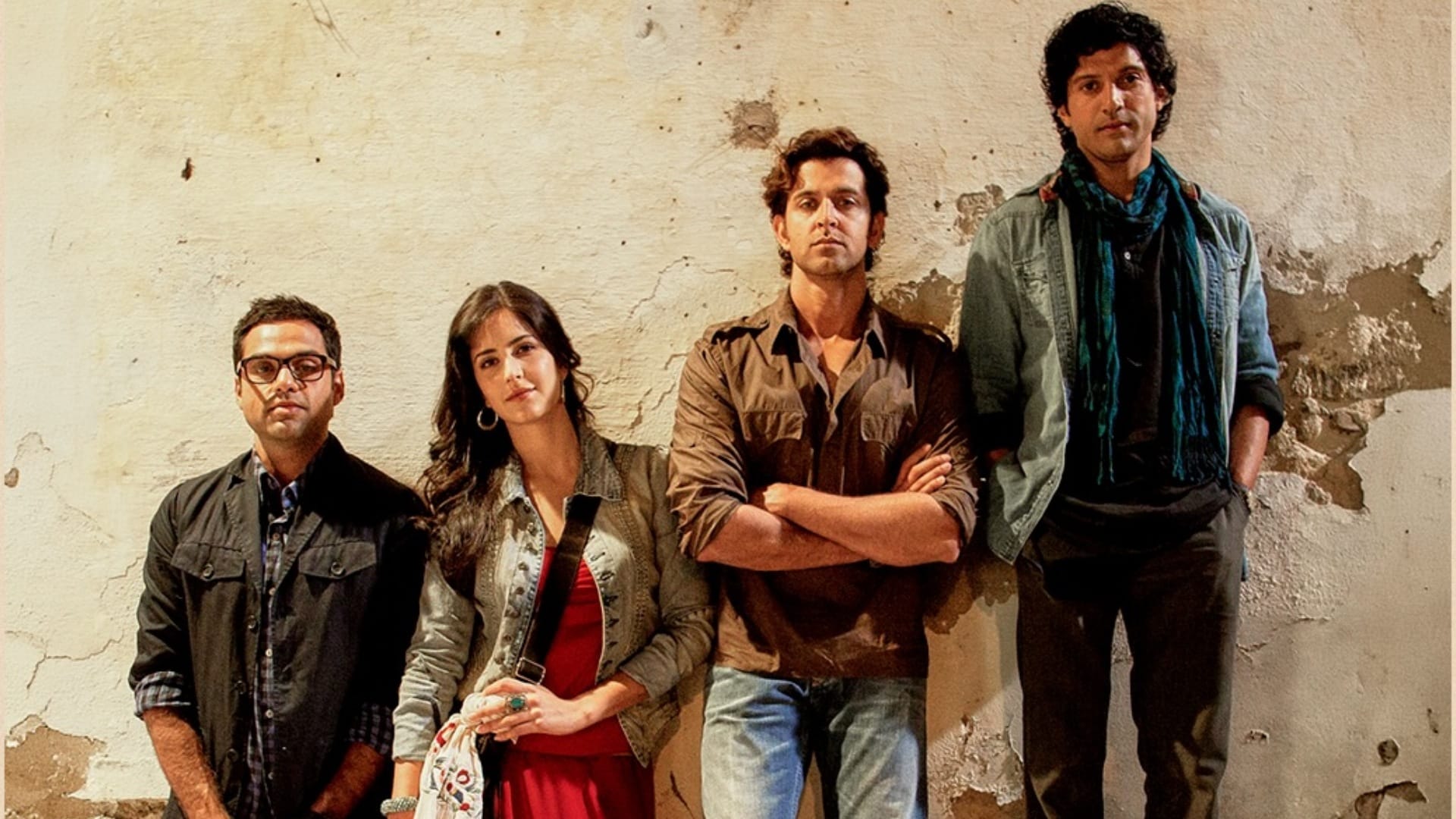 Farhan Akhtar Celebrates 15 years of Zindagi Na Milegi Dobara celebs comment on his post