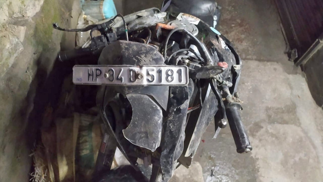 कुल्लू में सड़क हादसा।