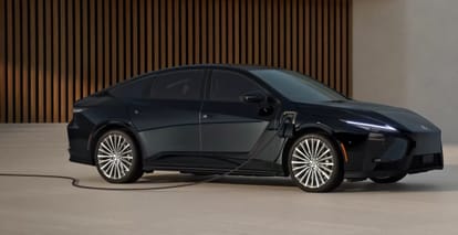 New Lexus ES 350h 2026 Launched in India Check Specs, Features and Variants