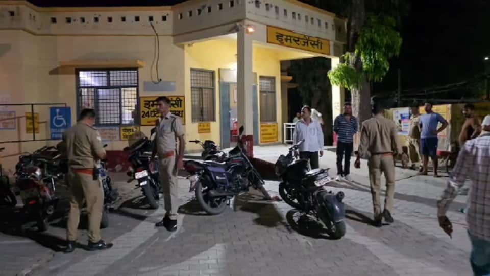 Case of robbery of ₹1.70 lakh from a father and son traveling in a car