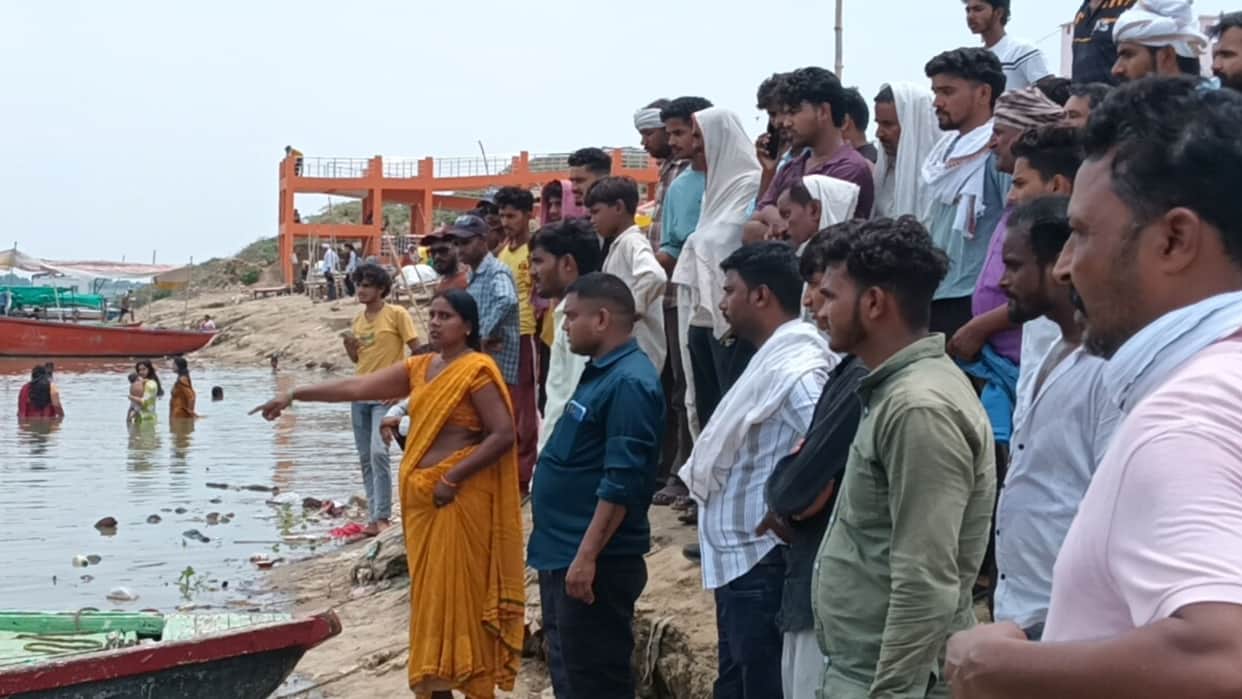 Varanasi News Army personnel son drowns while bathing Markandeya Mahadev Ghat body recovered