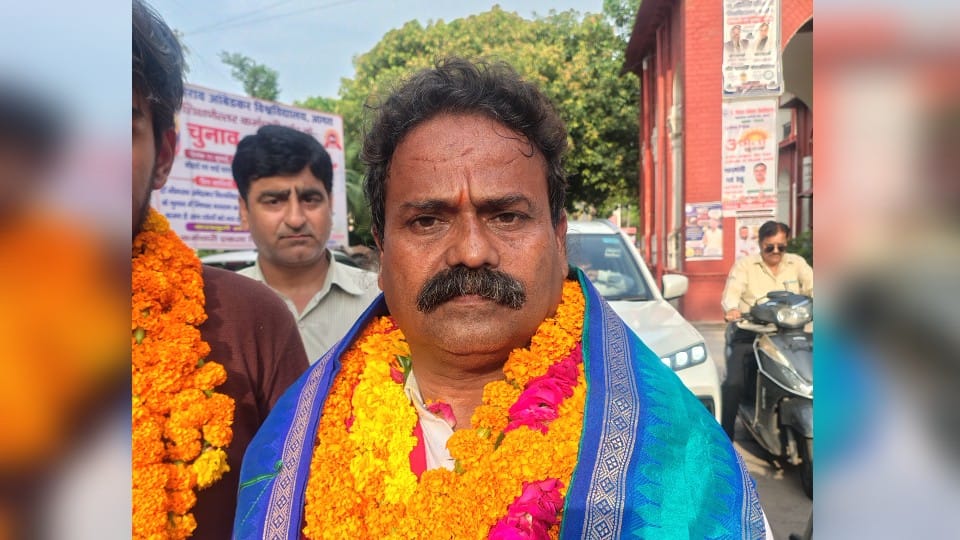 Anil Srivastava wins Agra University election