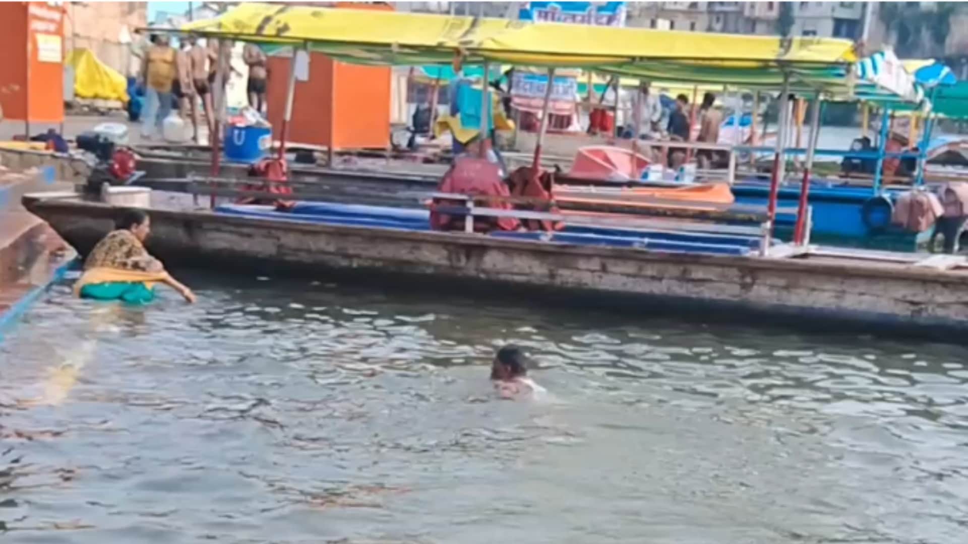 ओंकारेश्वर के गौमुख घाट पर युवक डूब गया।