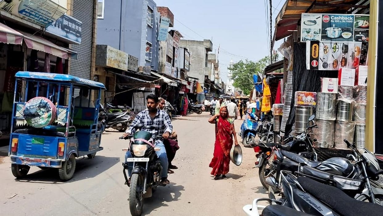 Encroachments in Ujhani to be removed before the Kanwar Yatra municipal administration prepares a plan