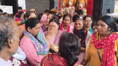 Meerut Residents Seek Relief After Supreme Court Order, Women Meet SP MLA Atul Pradhan