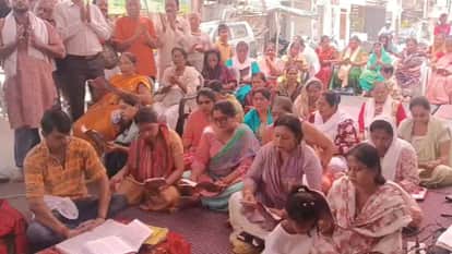 Meerut Residents Seek Relief After Supreme Court Order, Women Meet SP MLA Atul Pradhan