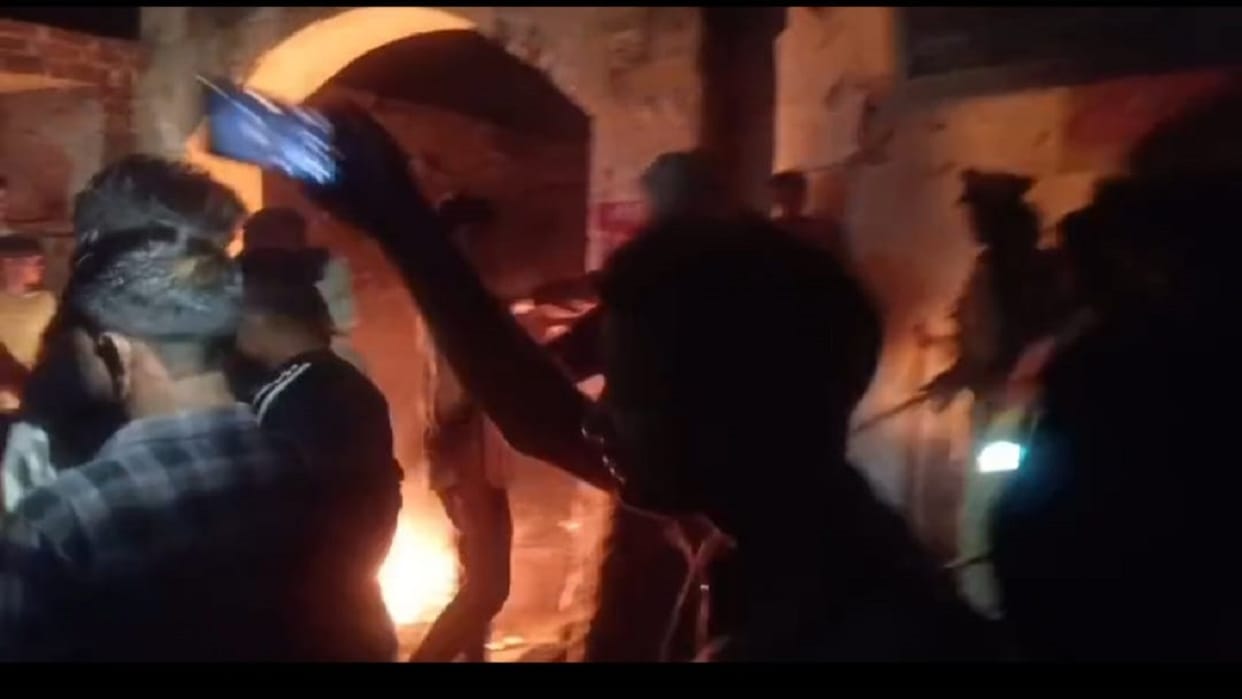 Chaos erupts at the Nadha police post in Budaun with police using batons to disperse the crowd