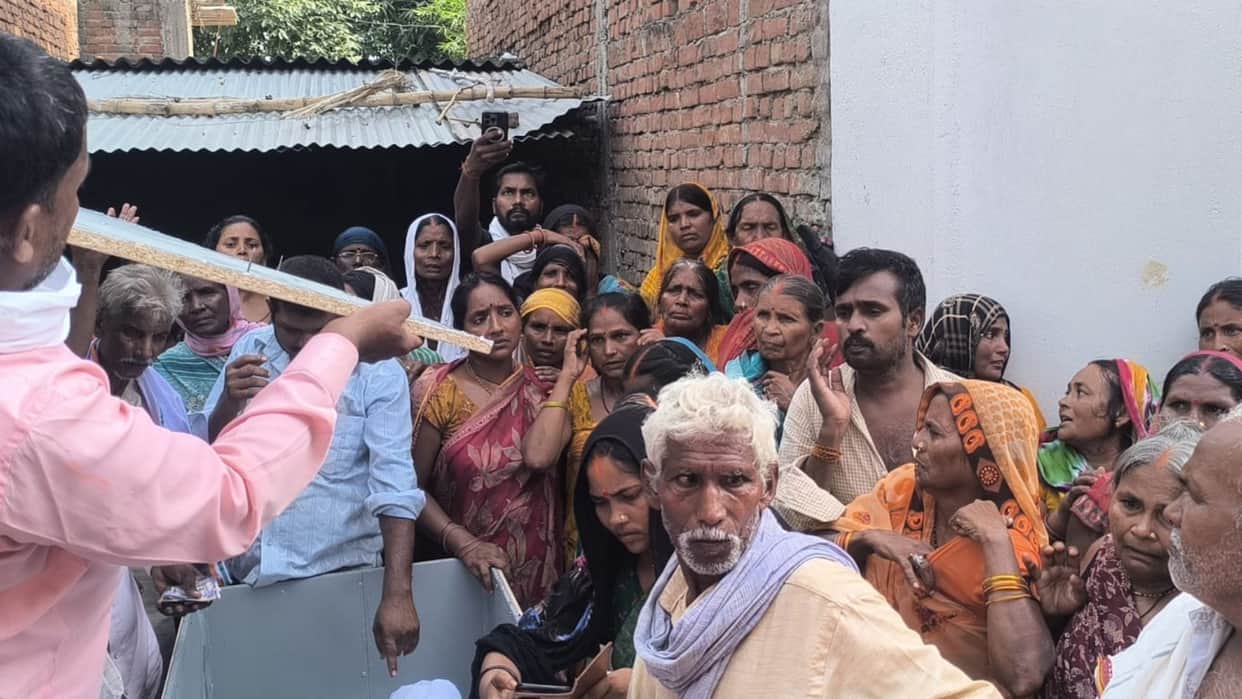 dead body arrives home from Kazakhstan coffin two young children lose their father in ghazipur