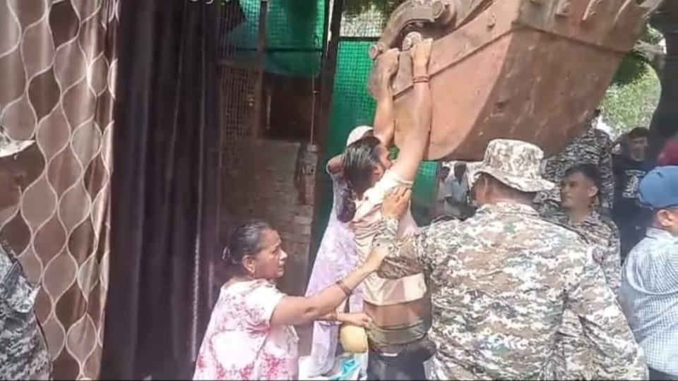 Uproar over Municipal Corporation anti-encroachment drive in Agra