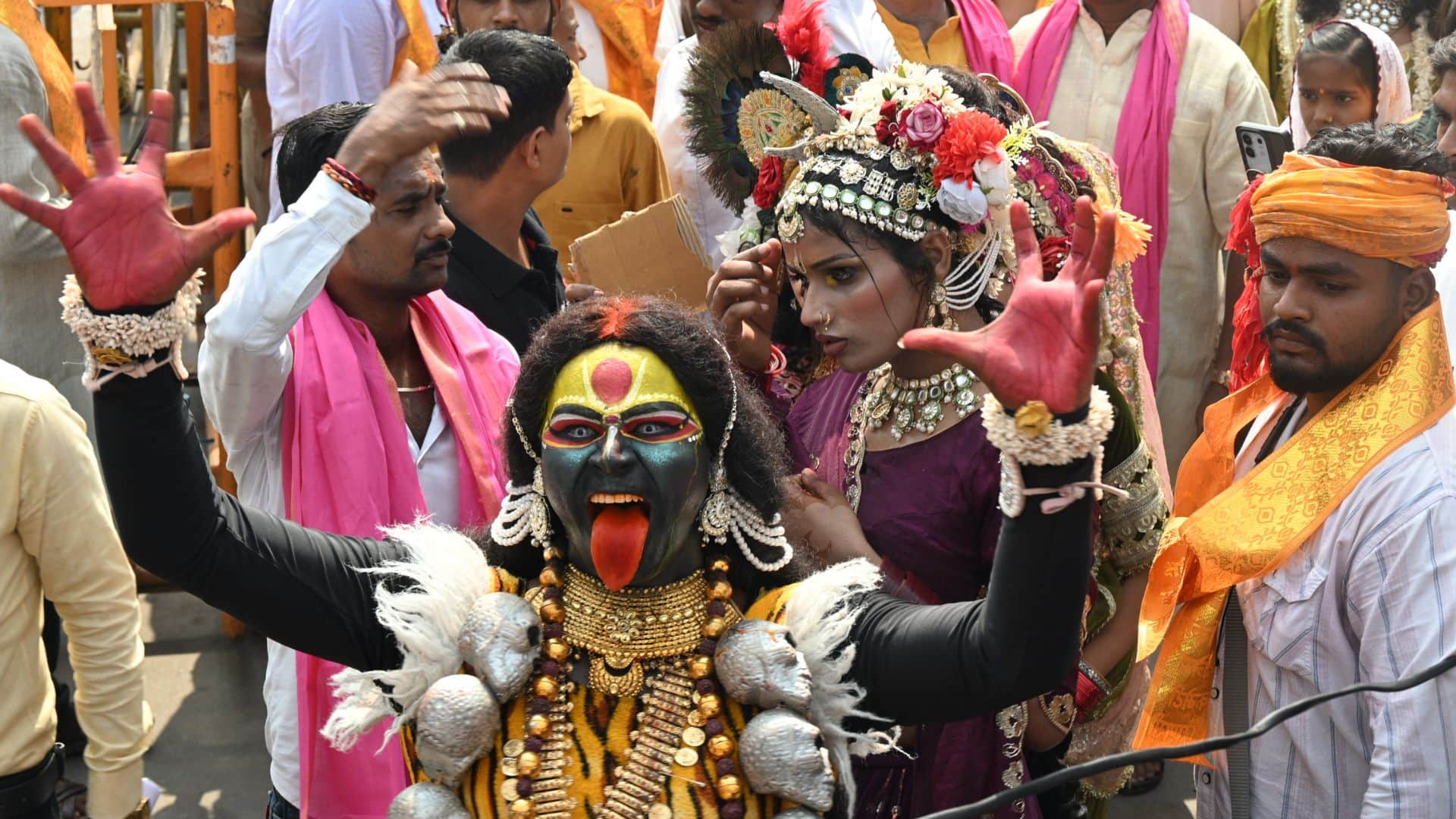 Baba Kalbhairav seen in his golden-silver form for 17 hours For one day one year in varanasi