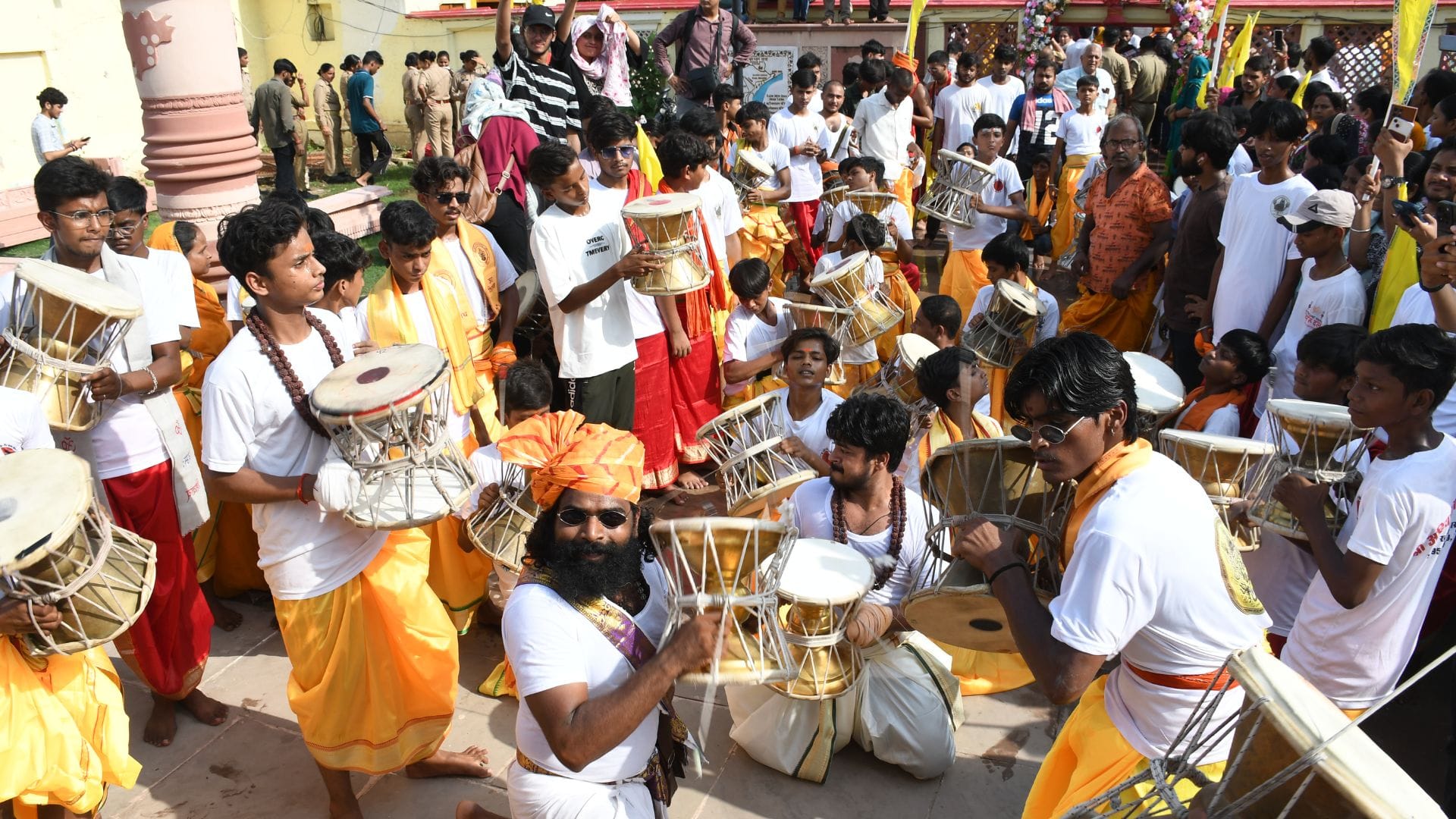Lord Jagannath Doli Yatra  Devotees showered flowers and performed Aarti in Varanasi