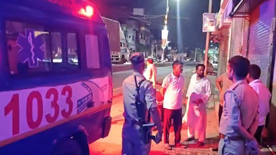 Firing and stone-pelting in Bulandshahr; two people killed