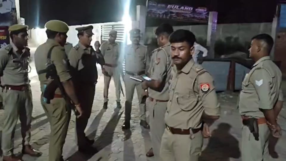Firing and stone-pelting in Bulandshahr; two people killed