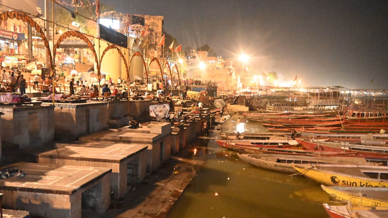 Ganga rising in Kashi Water level up by 1.9 meters in one week currently 8.23 meters lower than last year