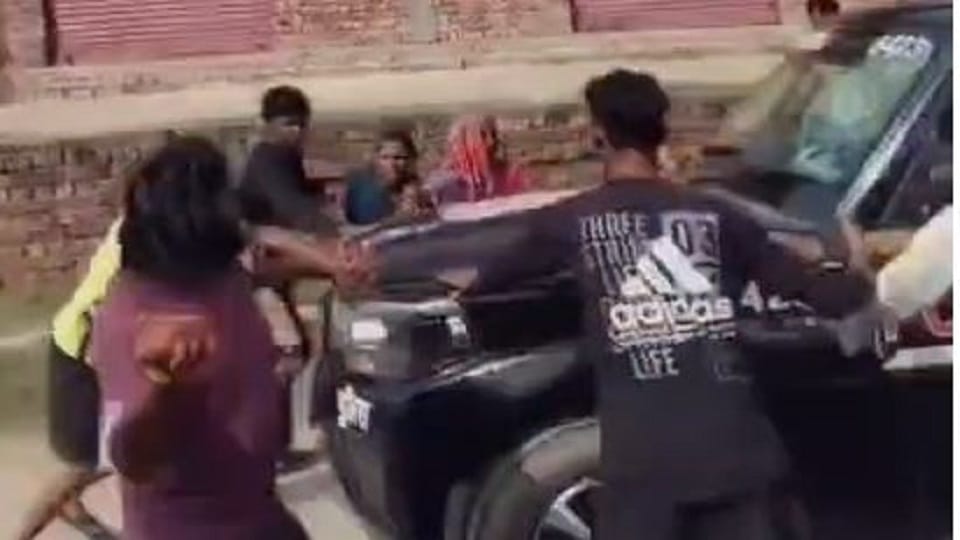 Wall Dispute Turns Violent, Villagers Attack Police Vehicle in Mathura
