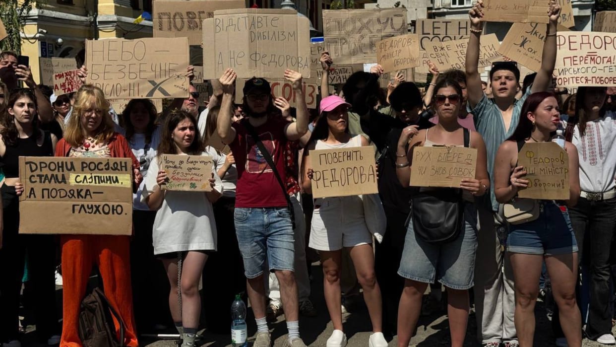 Protesters rally in Kyiv as Zelenskyy moves to oust Ukraine's defence minister